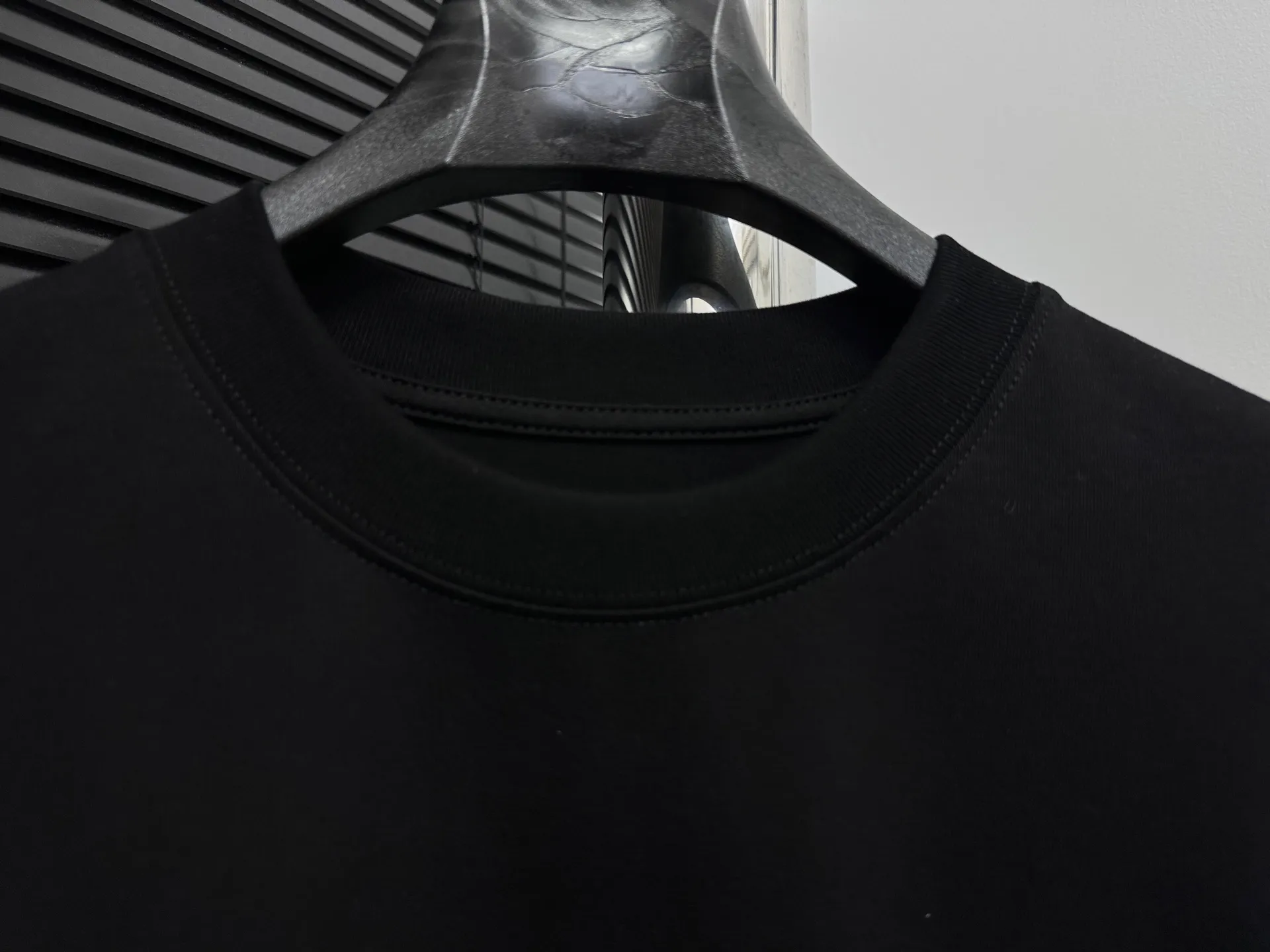 🅿️170 【ChromeHearts】Chrome Hearts 25ss stretched round neck T-shirt Original fabric Official same style Short-sleeved T-shirt Customized 260g vat-dyed fabric Very comfortable to the touch Latest brick cabinet synchronization for spring and summer Fashionable and personalized Super versatile and good-looking Suitable for both men and women A must-have style Tag Collar label Washed wheat Complete with three standards Color: Black White Size: XS-L
